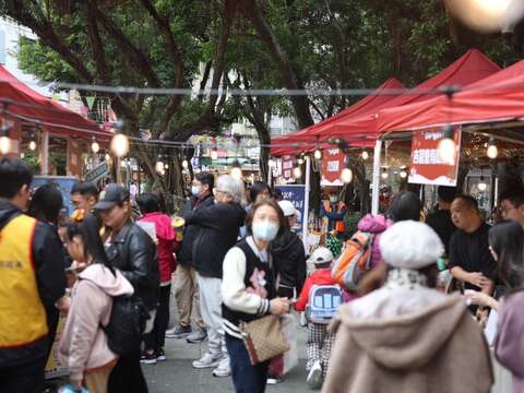 永康市集人潮熱鬧匯聚(圖片來源:台北市商業處)
