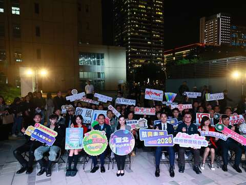 「カラフル・クリスマス High カウントダウン」冬イベントがノンストップ
