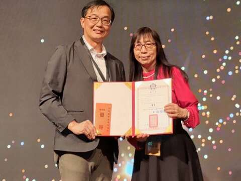 由林偉華主持的《幸福生活館》單元「藥師在我家—用藥安全系列《中藥西藥都是藥,藥師擔憂的事》」獲得聲音組優等獎(圖片來源:臺北市政府觀光傳播局)
