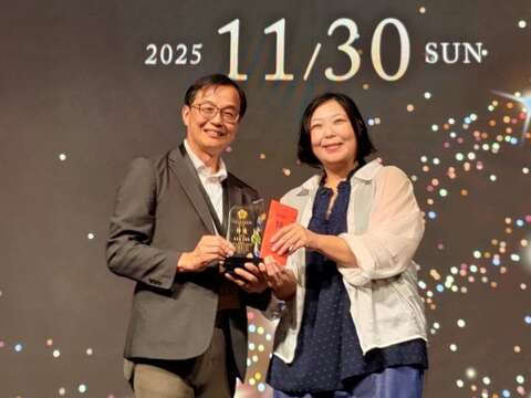 周明慧主持的《LOHAS健康有約》單元《駕駛一定「藥」知道》榮獲聲音組特優獎殊榮(圖片來源:臺北市政府觀光傳播局)