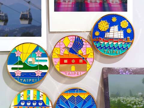 臺北城市紀念品「台北窗花磁鐵」除可做為旅遊回憶外,也能廣泛應用於生活與工作空間。(圖片來源:臺北市政府觀光傳播局)