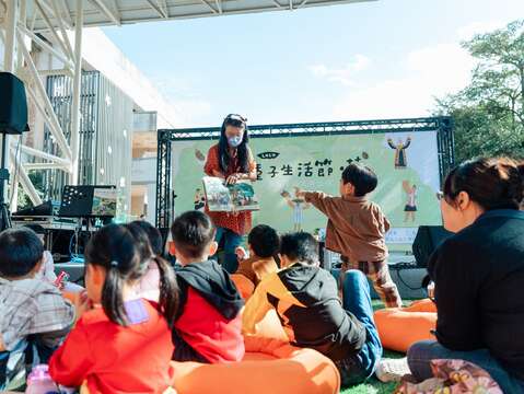 2025種子生活節-與小朋友互動(圖片來源:臺北市政府客家事務委員會)