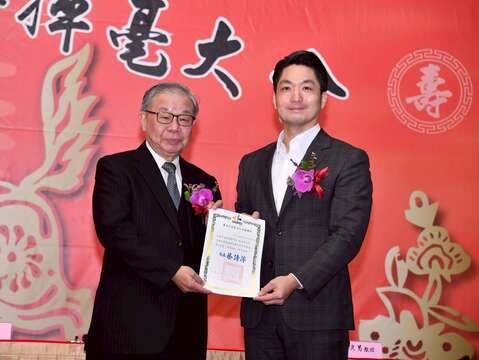 蔣市長與書法家合影（圖片來源：臺北市政府秘書處媒體事務組）