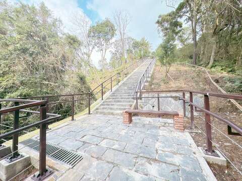 環山步道更新鋪面及扶手(圖片來源:臺北市政府工務局大地工程處)