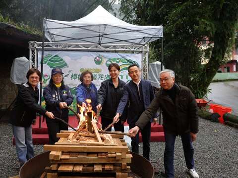 開幕典禮-點營火(圖片來源:臺北市政府工務局大地工程處)