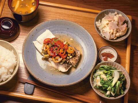 P24-27 食旅-4「泔米食堂」選用台灣在地食材與生態水產,提供兼具永續與美味的飲食選擇。(攝影/王漢順)