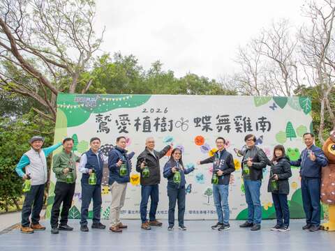 副局長與貴賓坡地復育宣示儀式（圖片來源：臺北市政府工務局大地工程處）