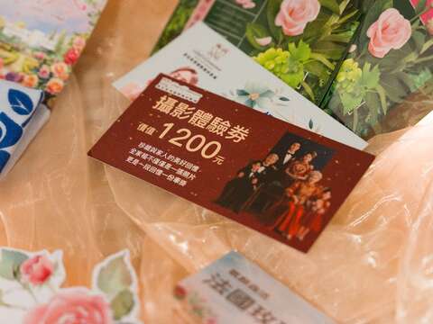 中山北路婚紗商圈提供全家福及形象照拍攝券，完成指定任務就有機會獲得（圖片來源：臺北市政府工務局公園路燈工程管理處）