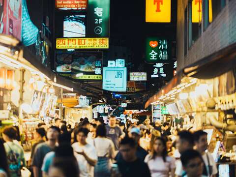 西門町融合美食、購物與夜間生活,為韓國旅客來訪臺北的必到之處。(圖片來源:臺北市政府觀光傳播局)