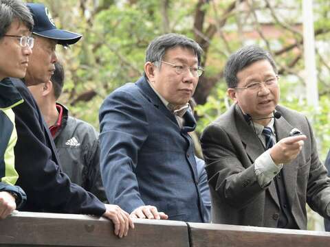 台大總務長王根樹說明瑠公圳復育規劃
