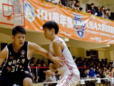 賴冠廷(圖左)比賽照片