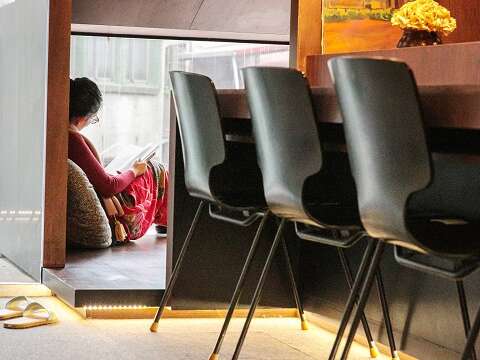 A Utopia for Bibliophiles<br> Reading in Old Houses