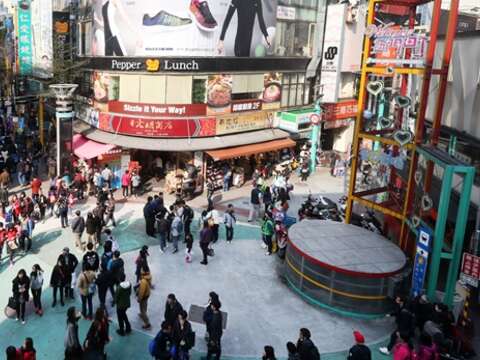TAIPEI 夏季号 2016 Vol.06 アートの中心——西門町