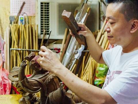 TAIPEI WINTER 2016 Vol.06　Visits With Master Craftspersons Down Quiet Lanes: Using Stories to Awaken a City’s Memory