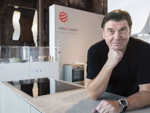TAIPEI WINTER 2016 Vol.06 Red Dot Award CEO Peter Zec
