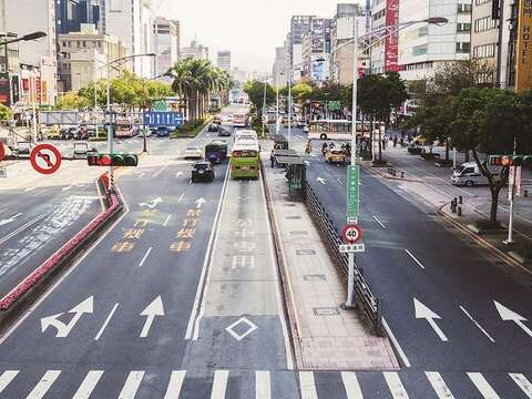 中華商場如今已拆除，今日中華路成為台北市的交通要道。（攝影／今周刊）
