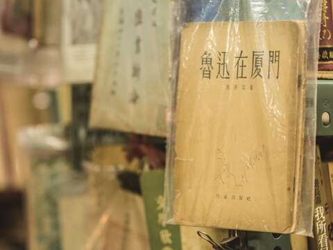 在牯嶺街有機會可找到絕版舊書。(攝影/梁忠賢)