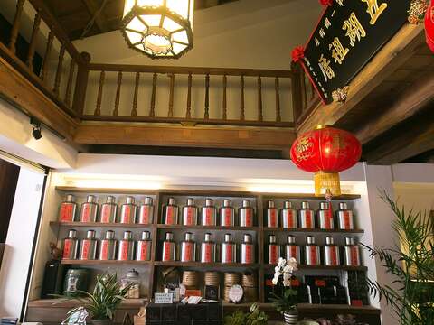 閩式風格的臻味茶苑，整體呈現古色古香的氛圍。（攝影／鄒瑋）