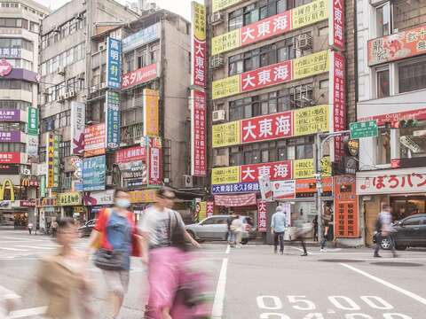 1960年代後，補習事業崛起，許多補習班自南陽街發散至其他周邊街道，形成今日台北火車站的補習文化。（攝影／梁忠賢）