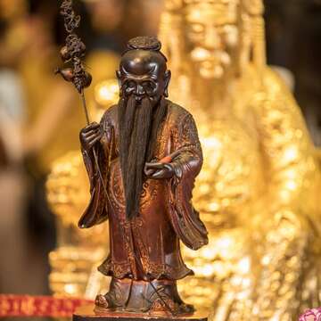 在道教神祇中,月下老人掌管著世間男女的婚姻媒合。(攝影/梁忠賢)