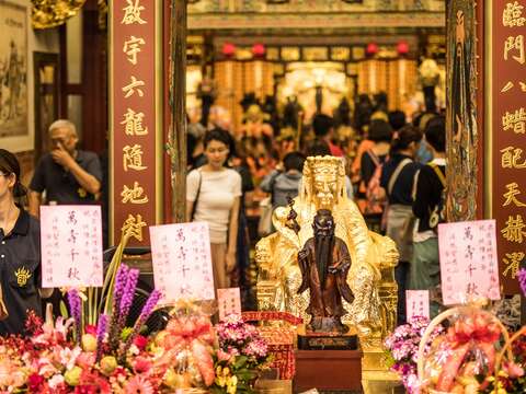 台北霞海城隍廟是知名的月老廟。（攝影／梁忠賢）
