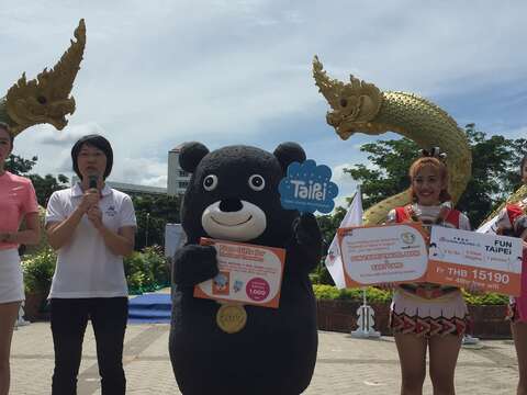 觀光傳播局主秘蕭君杰與泰國小姐陳泰莉共同宣布「FUN TAIPEI世大運」超值旅遊產品