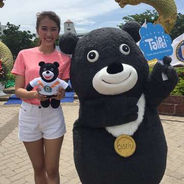 泰國小姐陳泰莉特地配合世大運主題以運動風裝扮現身