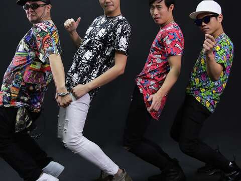 金曲獎得主張三李四周六在美堤公園開唱
