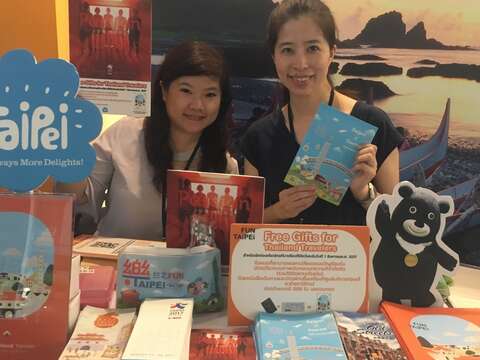 觀光傳播局參加曼谷Emquartier_Department_Store辦理的展銷會，吸引許多泰國民眾參觀