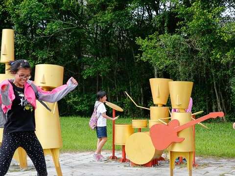 TAIPEI SUMMER 2017 Vol.08 Fun by the River! Treat Yourself at Taipei’s Riverside Park