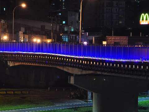 相片1：道南橋照明妝點夜景