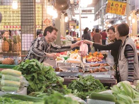 TAIPEI AUTUMN 2017 Vol.09 Open 24-7! An Old Market with New Technology-Shilin Market Runs Day and Night