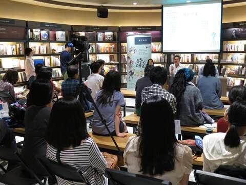 TAIPEI 秋季号 2017 Vol.09 2017年台北ポエトリー フェスティバル- 時代のまなざし　都市の輝き