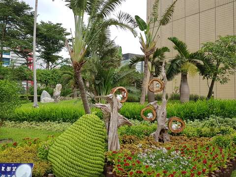 圖1. 市府北門中秋布置全景