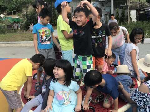 圖2：孩童共同體驗遊戲的歡樂(特公盟提供)