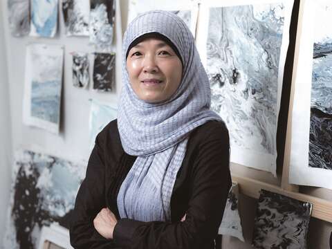 穆斯林女畫家張曼麗（攝影／黃建彬）