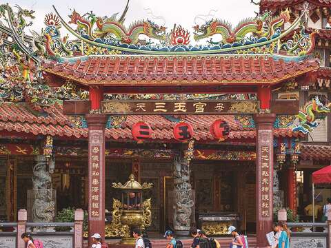 三玉宮是天母香火鼎盛的信仰中心。(攝影/黃建彬)