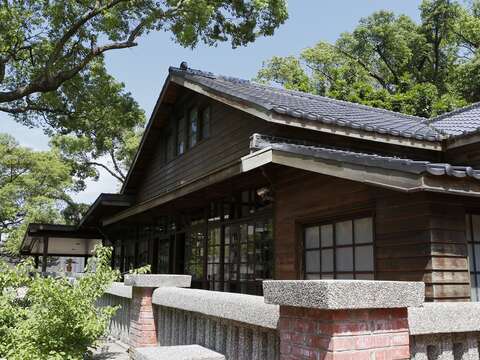 梅庭為和洋式建築,因于右任的遺史舊跡,使這幢老屋更添話題。(攝影/楊智仁)