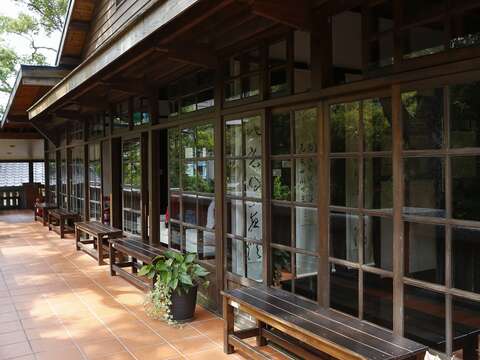 梅庭環境清幽雅致,書房內規畫于右任書法作品供人細細品味大師風範。(攝影/楊智仁)
