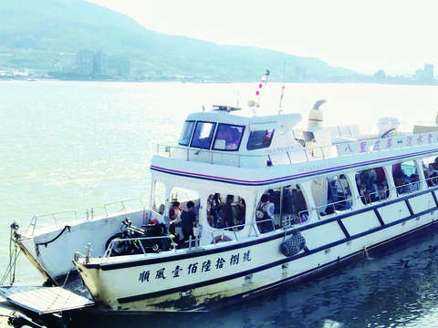 乘船不僅是一種交通方式，更是不同以往的城市旅遊體驗。（圖╱順風航業提供）