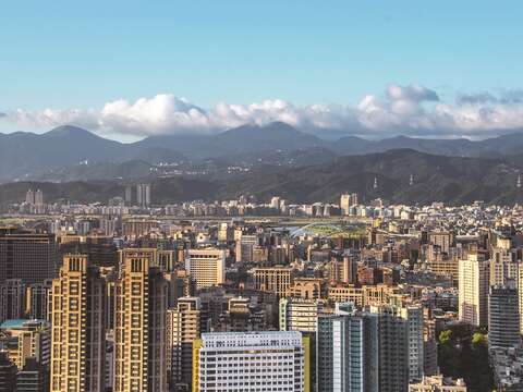 降低租屋者的住宅支出,是邁向居住正義的第一步。(圖╱Shutterstock提供)