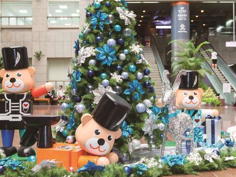 今年台北COOL耶誕活動擴大規模，與各大商圈合作一起來找熊。（圖／台北市商業處提供）