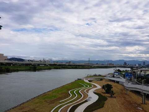 假日好去處 社子大橋下變身遊樂新天地