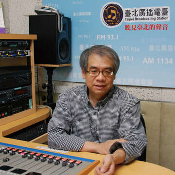 楊照在新的一年將繼續與聽眾「楊照談書」。（圖／臺北廣播電臺提供）