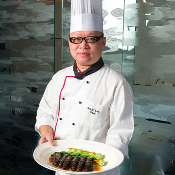 六福皇宮頤園主廚李湘華，教你如何輕鬆做出工夫年菜。（攝影／黃建彬）