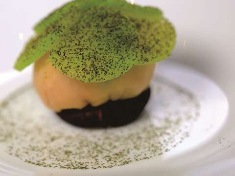 對廚師來說，新芽及花朵都象徵春意盎然的新滋味。（圖／蘭 ORCHID Restaurant 提供）