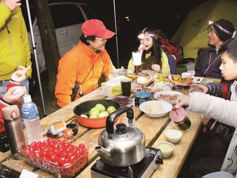 只要準備好食材與用具，在戶外也可享受好味道。（攝影／楊智仁）