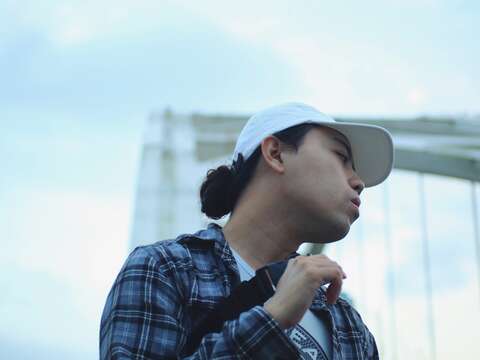 4月7日Simon、渣泥、粗大Band、黑鳶Milvus師大公園開唱！圖為Simon。