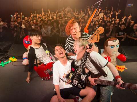 4月7日Simon、渣泥、粗大Band、黑鳶Milvus師大公園開唱！圖為粗大Band。