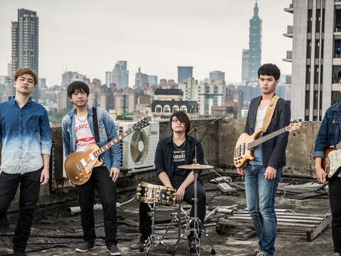 連假4月7日來城南龍泉商圈師大公園賞花聽Band